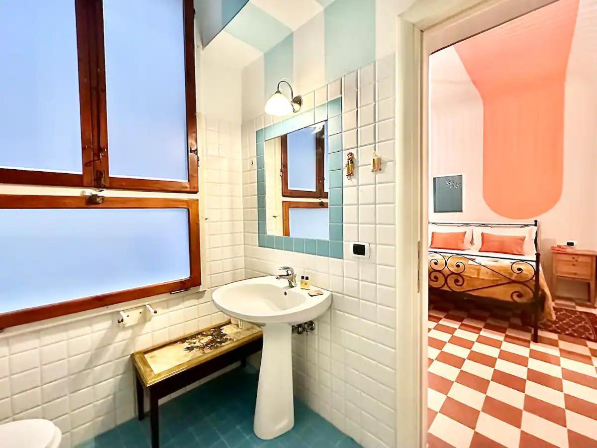 Raffaelli Rooms Travel Florence Close San Frediano ภายนอก รูปภาพ